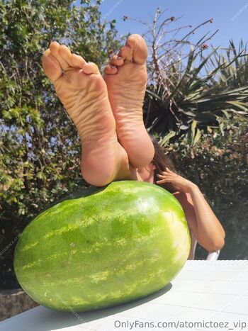 AtomicToez VI / atomictoez_vip / moreatomictoez / atomictoez nude photo #9