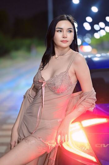 Atommi / atommie99 nude photo #5