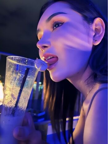 Atommi / atommie99 nude photo #15