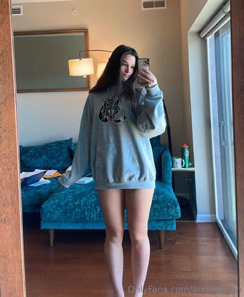 Audrey / audreyvinn nude photo #35