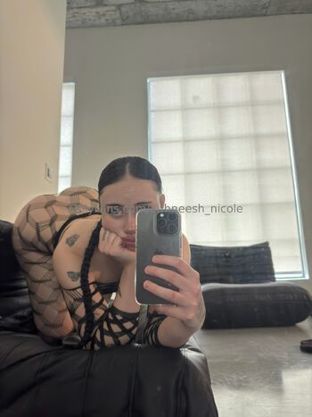 Auhneesh Nicol / auhneesh_nicole nude photo #5