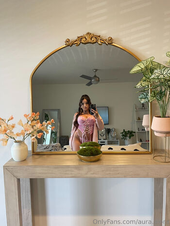 Aur / aura.alora nude photo #10