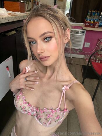 Aura Lyn / auralovesyou nude photo #10