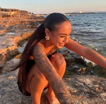 𝐀𝐮𝐫𝐨𝐫𝐚 𝐁𝐚𝐫𝐫𝐞𝐬𝐢 - 𝐏𝐥𝐚𝐲 𝐰𝐢𝐭𝐡 𝐦𝐞 / aurofans nude photo #11