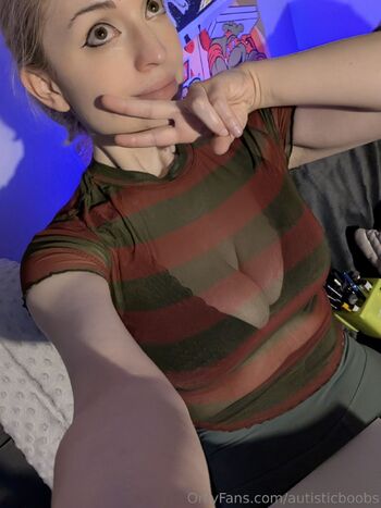 autisticboob / autisticboobs nude photo #1