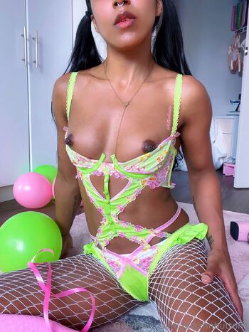 𝙰𝚞𝚝𝚞𝚖𝚗 𝙱𝚞𝚝𝚝𝚘𝚗𝚜 / autumnbuttons nude photo #13