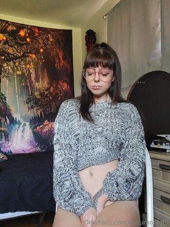 Autumn / autumnnight nude photo #1