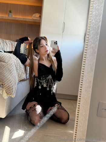 AVa / ava_waifu nude photo #1