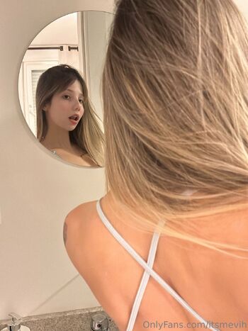 AVa / ava_waifu nude photo #10