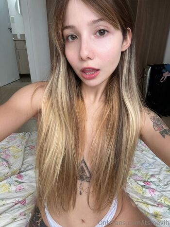 AVa / ava_waifu nude photo #13