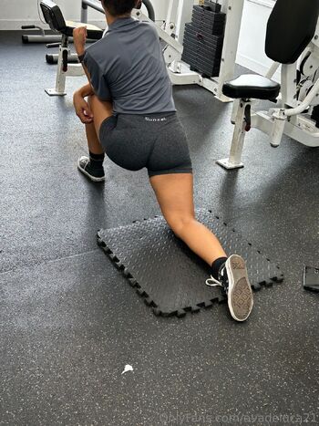 Av / avadeluca21 nude photo #3