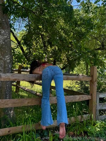 av / avafae / ava.ruru nude photo #15