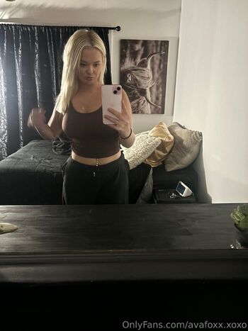 Av / avafoxx.xoxo nude photo #15