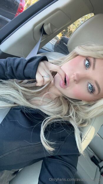 Av / avafoxx.xoxo nude photo #17