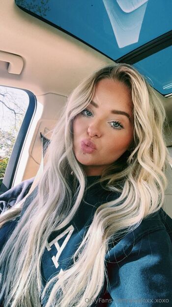 Av / avafoxx.xoxo nude photo #30