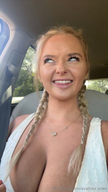 avafoxx xoxo