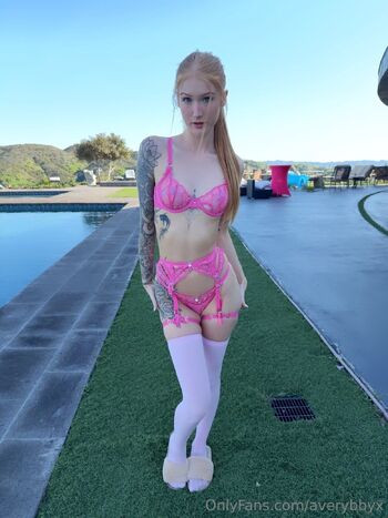 OnlyFans / averybbyx nude photo #19