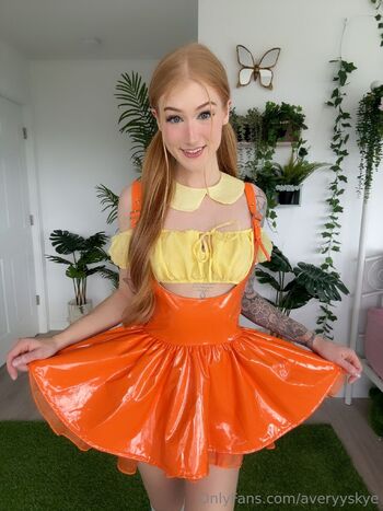 Avery Sky / averyyskye / averyxskye / averyskyye / avery.kawaii nude photo #2