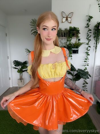 Avery Sky / averyyskye / averyxskye / averyskyye / avery.kawaii nude photo #4