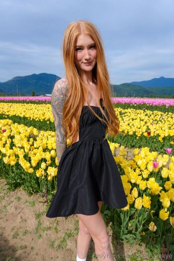 Avery Sky / averyyskye / averyxskye / averyskyye / avery.kawaii nude photo #28