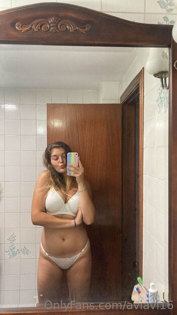 Av / aviavi16 nude photo #3