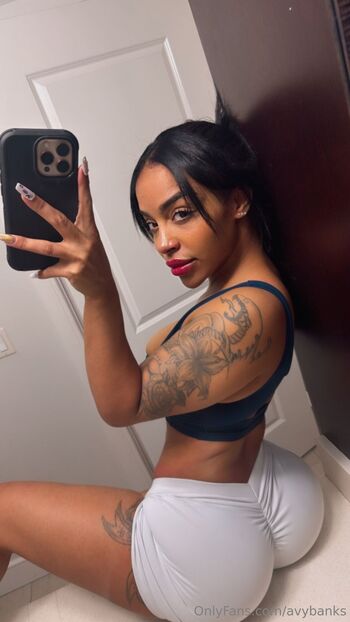 𝐀𝐯𝐲 𝐁𝐚𝐧𝐤𝐬 / avybanks nude photo #1