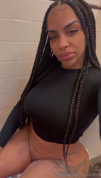 𝐀𝐯𝐲 𝐁𝐚𝐧𝐤𝐬 / avybanks nude photo #7