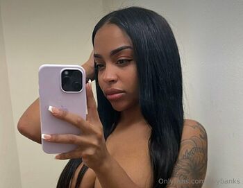 𝐀𝐯𝐲 𝐁𝐚𝐧𝐤𝐬 / avybanks nude photo #17