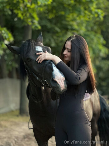 Awenli / awenlis nude photo #16