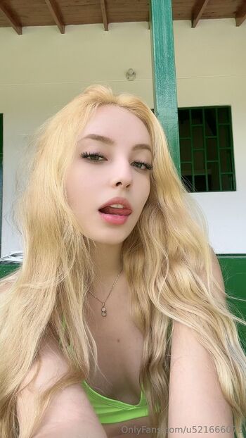 Ayla / aylareed nude photo #35