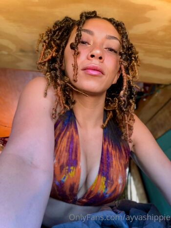 Ayv / ayvashippie nude photo #2