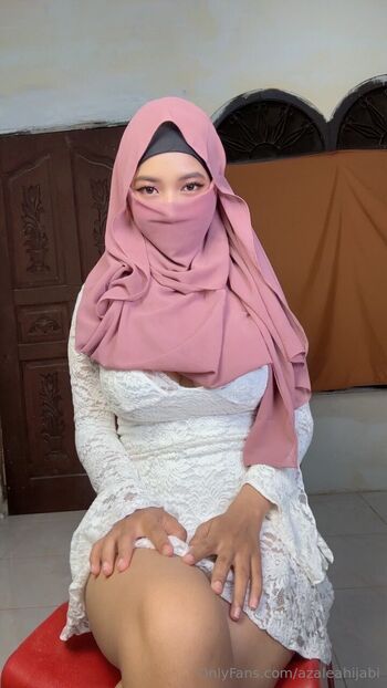 Azalea / azaleahijabi nude photo #4