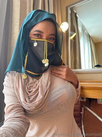 Azalea / azaleahijabi nude photo #23