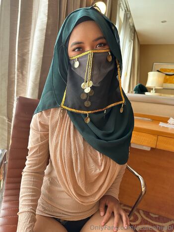 Azalea / azaleahijabi nude photo #28