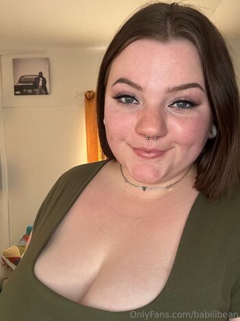 Skye / babiiibean nude photo #2