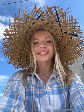 Bonnie / baby_bonn nude photo #2