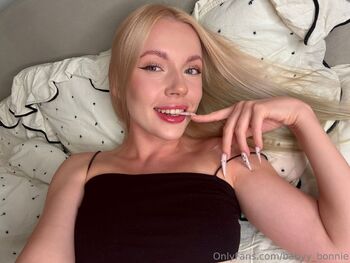 Bonnie / baby_bonn nude photo #15