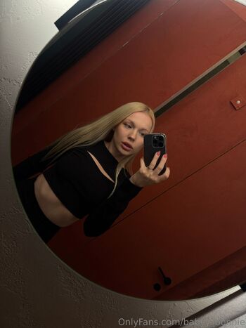 Bonnie / baby_bonn nude photo #16