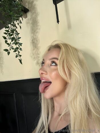 Charlott / babychar_x nude photo #21