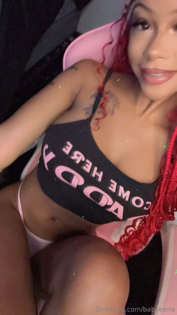 Yeenablaze / babyeena nude photo #1