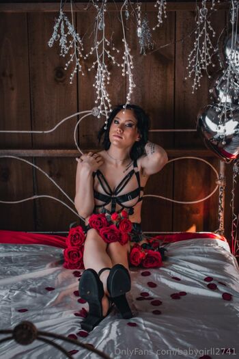 Aleish / babygirll2741 nude photo #1