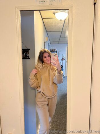 Baby Kaitt (FREE / babykaittfree / babykaitttt nude photo #5