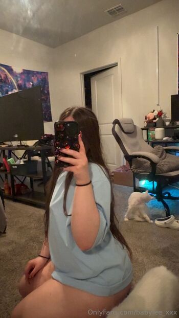 babyyylee / babylee_xxx nude photo #10