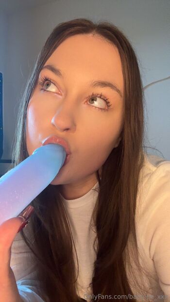 babyyylee / babylee_xxx nude photo #12