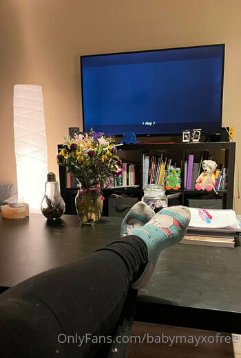 Giantess May Fre / babymayxofree nude photo #6