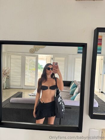 Nicole / babynicolsfree nude photo #2