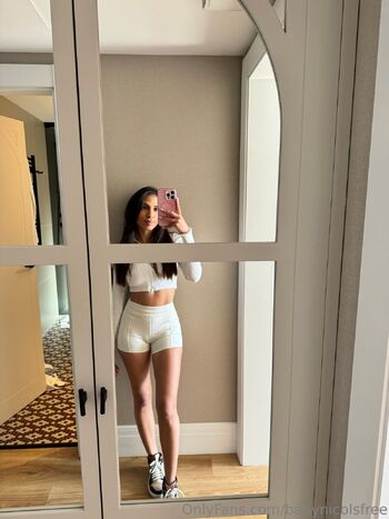 Nicole / babynicolsfree nude photo #34