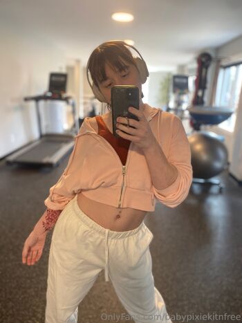 BabyPixieKitn FRE / babypixiekitnfree / babypixiekitn nude photo #17