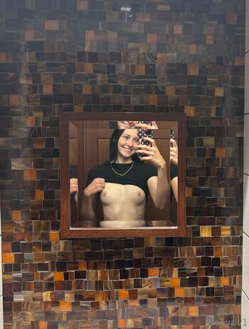 Ri / babyriv nude photo #2