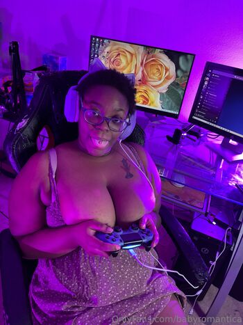 Romantica Soft Gamer E-Gir / babyromantica / romantica_baby_ / baby_romantica_ nude photo #3